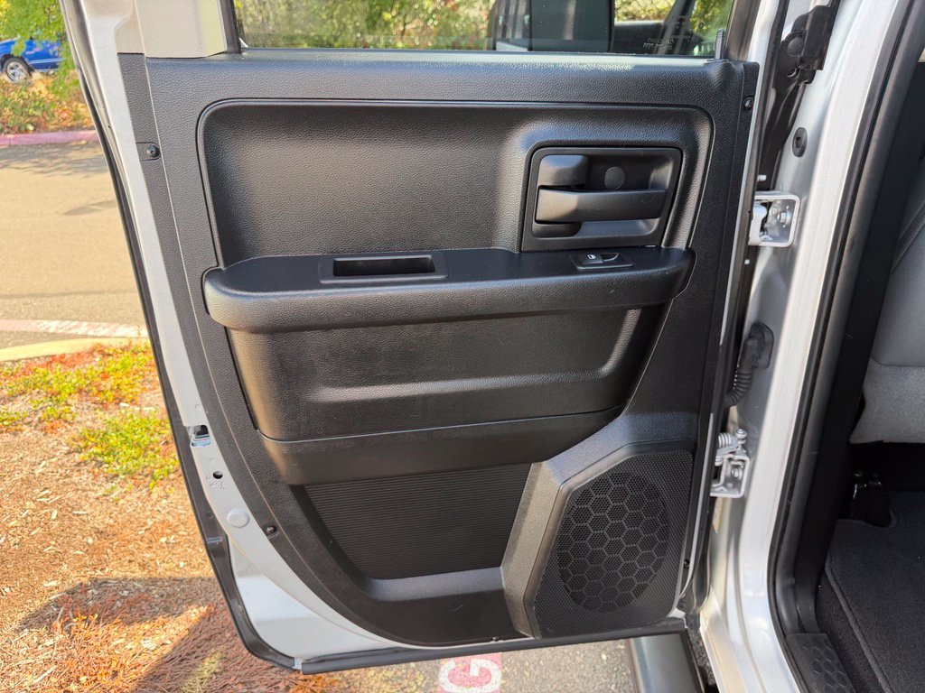 Used 2015 Silver Ram Tradesman image 28