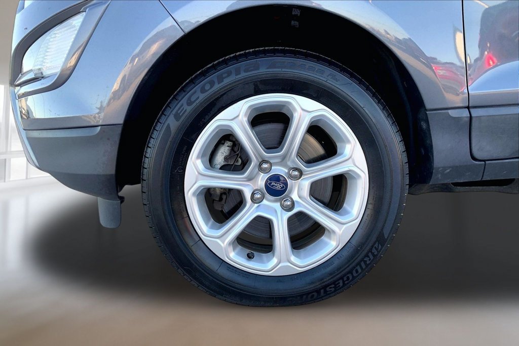 Used 2018 Smoke Metallic Ford SE image 9