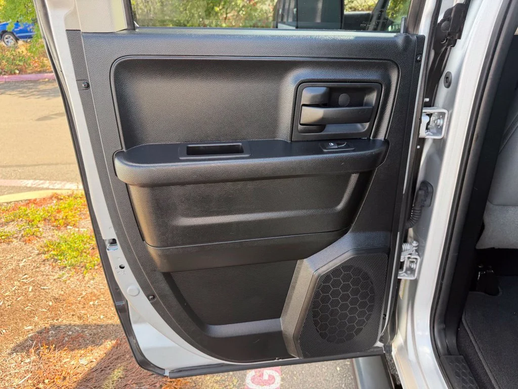Used 2015 Silver Ram Tradesman image 28