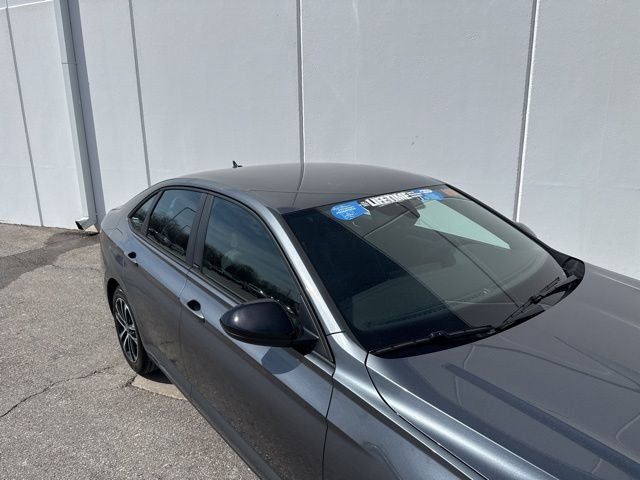 New 2026 Platinum Gray Volkswagen 1.5T Sport image 4
