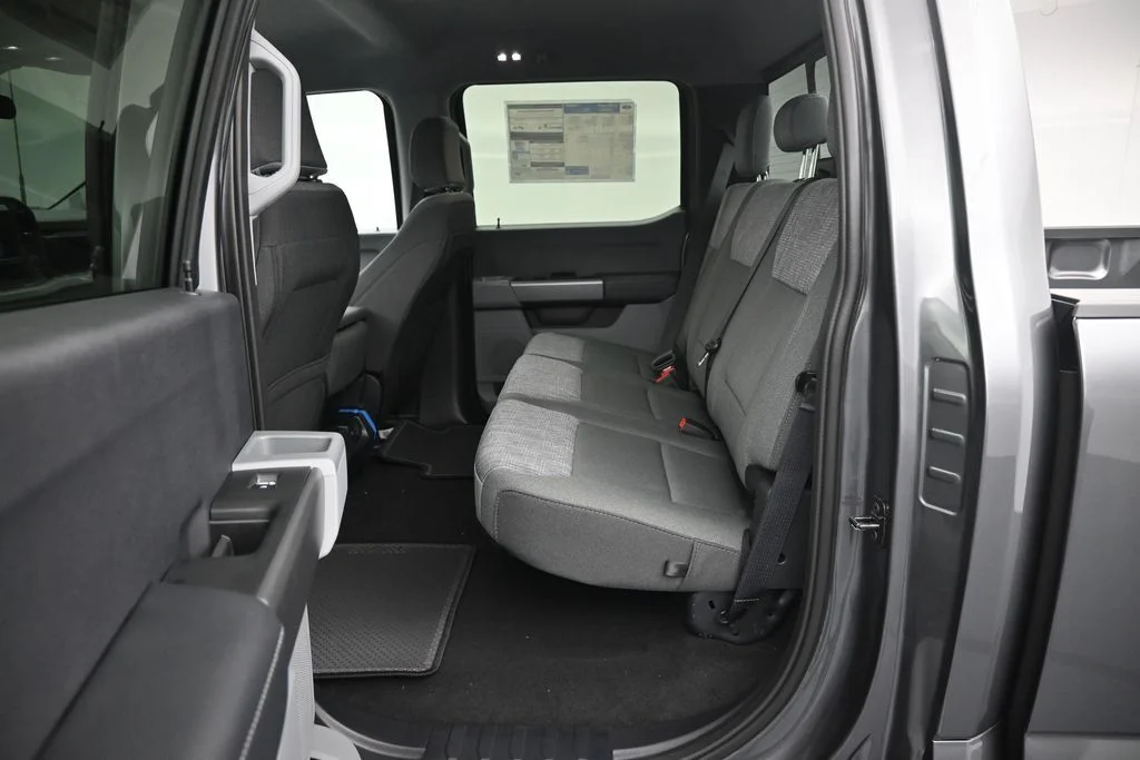 New 2026 Carbonized Gray Metallic Ford XLT image 17