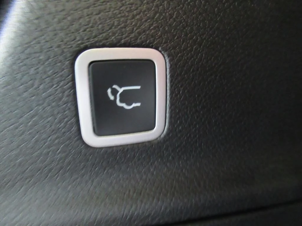 2026 Chrysler Pacifica Select - Photo 14