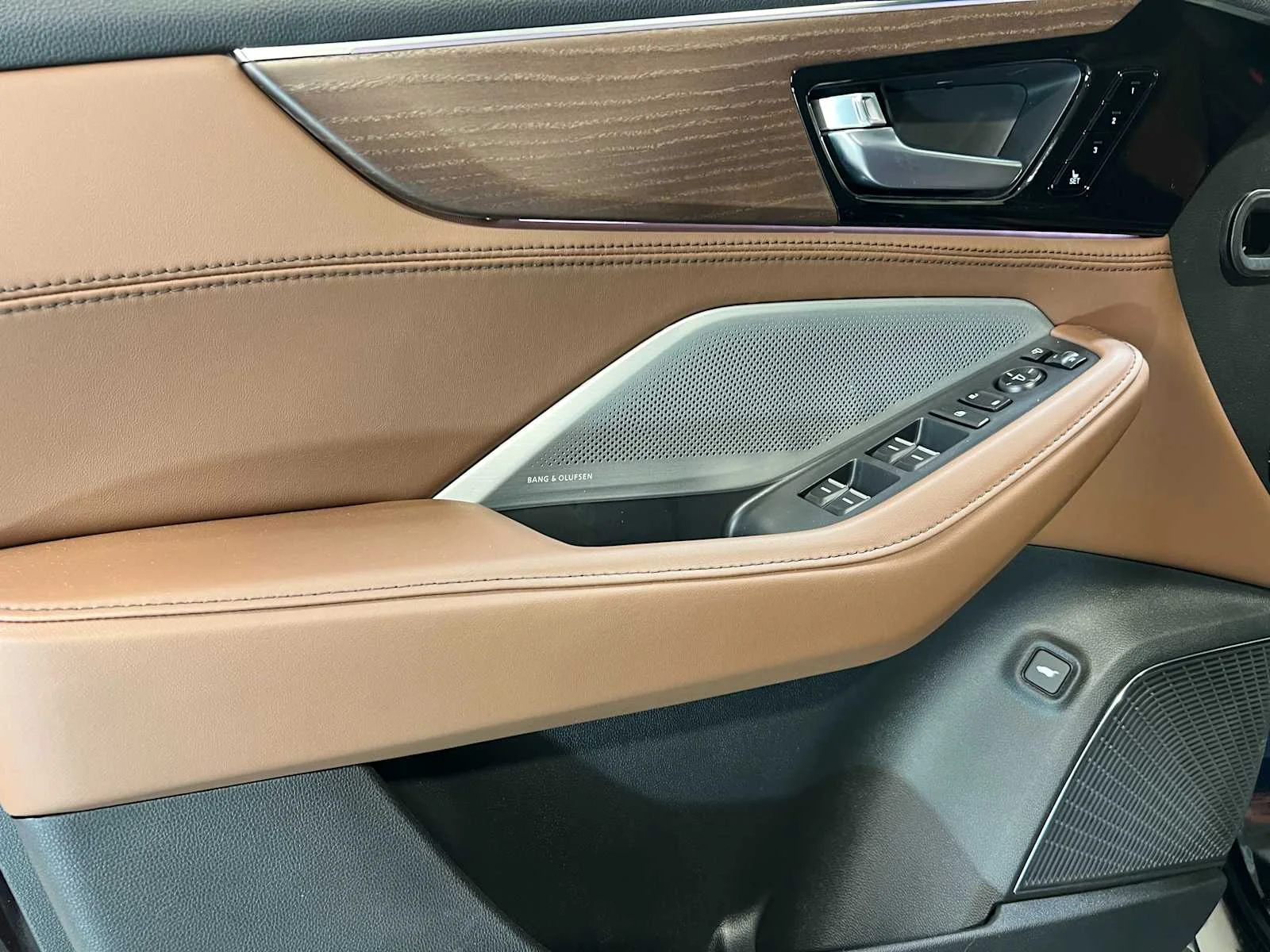 New 2026 Liquid Carbon Metallic Acura w/Advance Package image 15