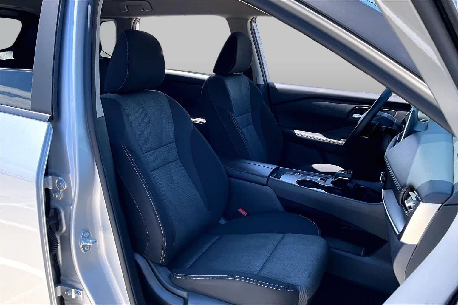 Used 2025 Brilliant Silver Metallic Nissan SV image 9