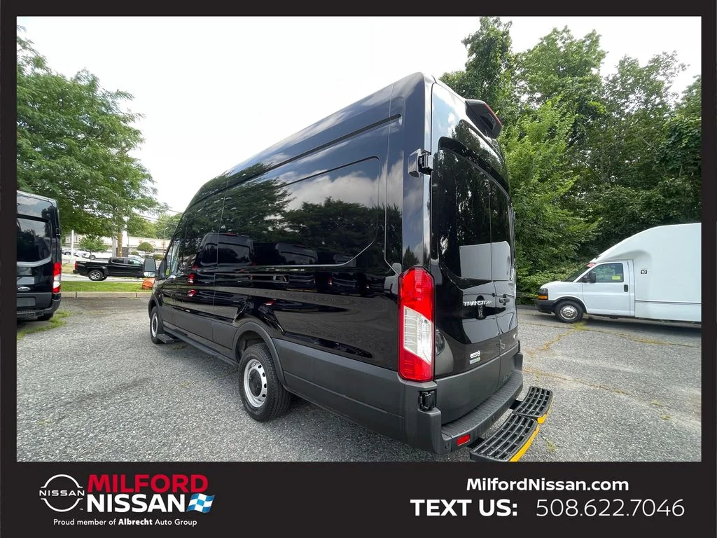 Used 2023 Black Ford Base image 3
