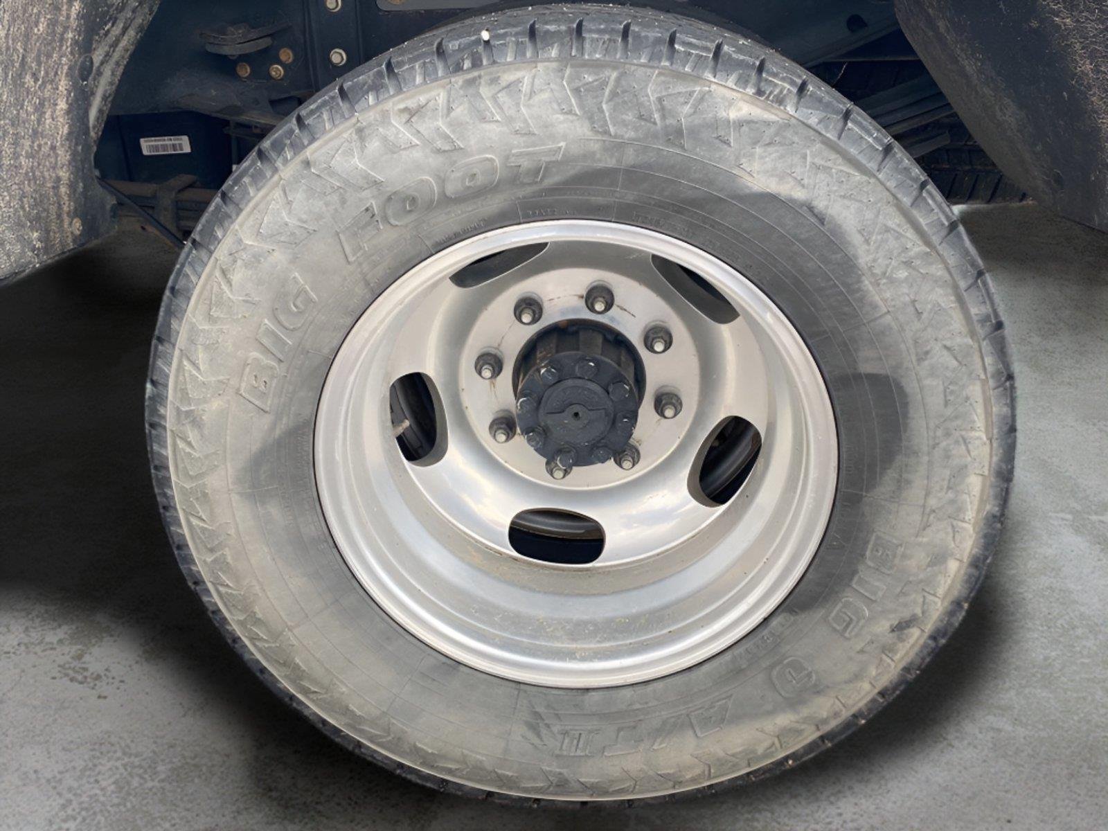 Used 2020 Magnetic Ford XL image 9