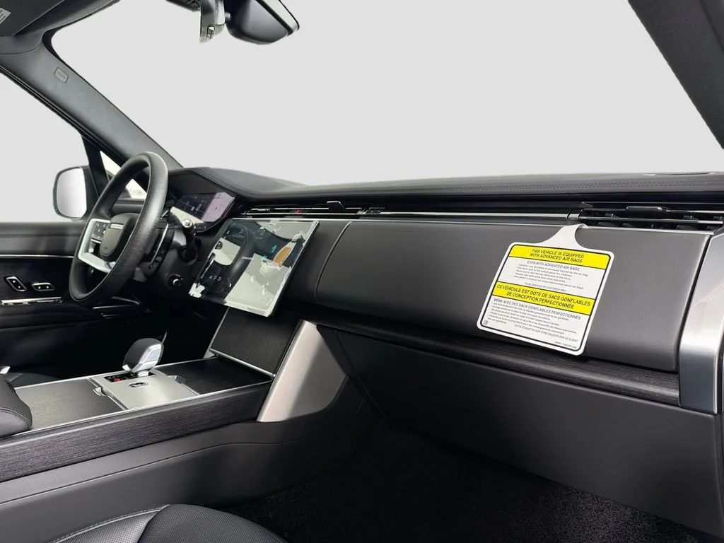 New 2026 Santorini Black Land Rover SE LWB 7-Seats / V8 image 31