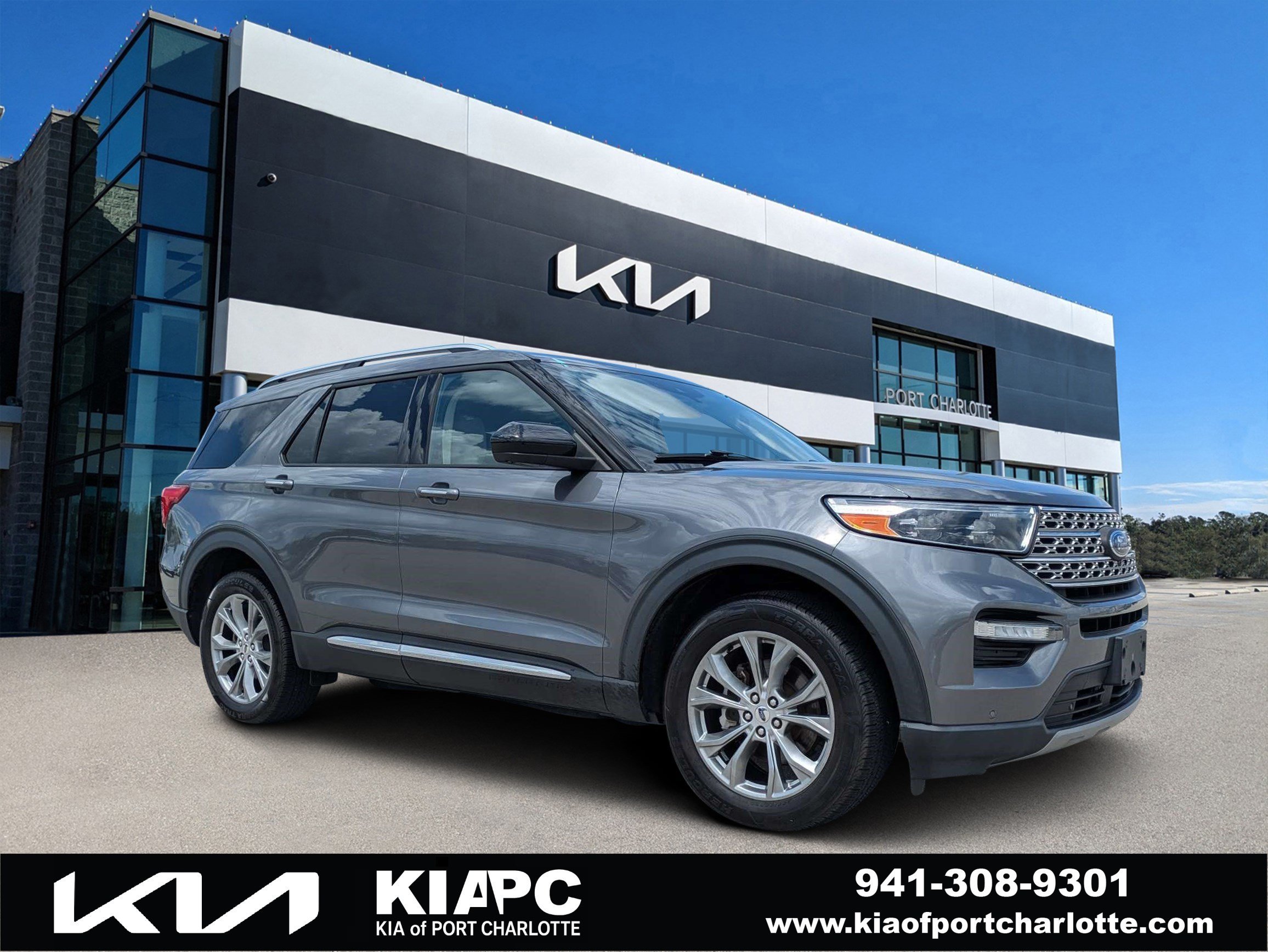 Used 2022 Carbonized Gray Metallic Ford Limited image 1