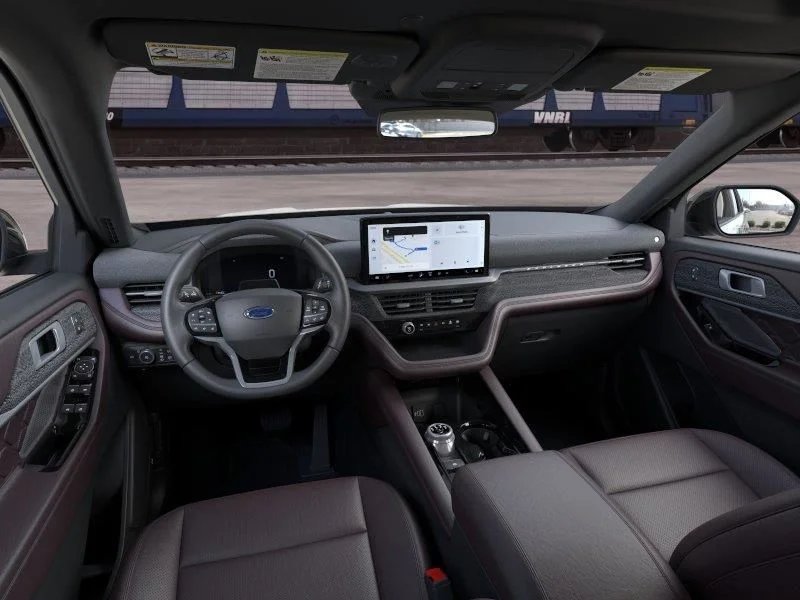 New 2026 Star White Metallic Tri-Coat Ford Platinum™ image 9