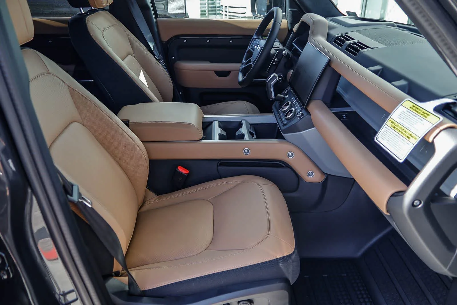 2026 Land Rover Defender V8 - Photo 12