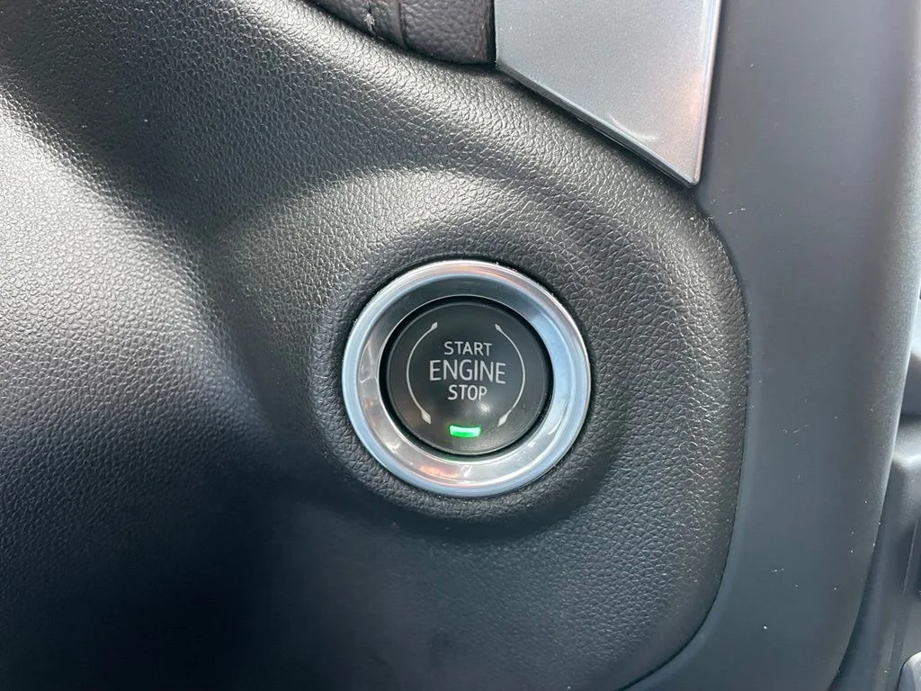 Used 2020 Red Chevrolet RST image 38