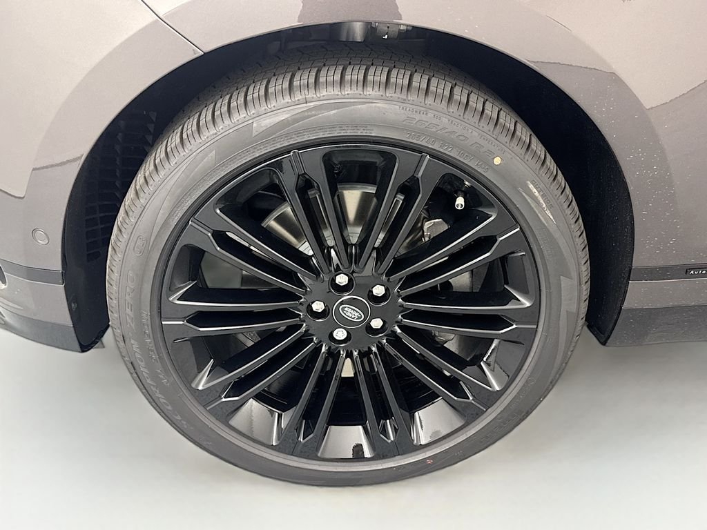 New 2026 Charente Grey Land Rover Autobiography image 33