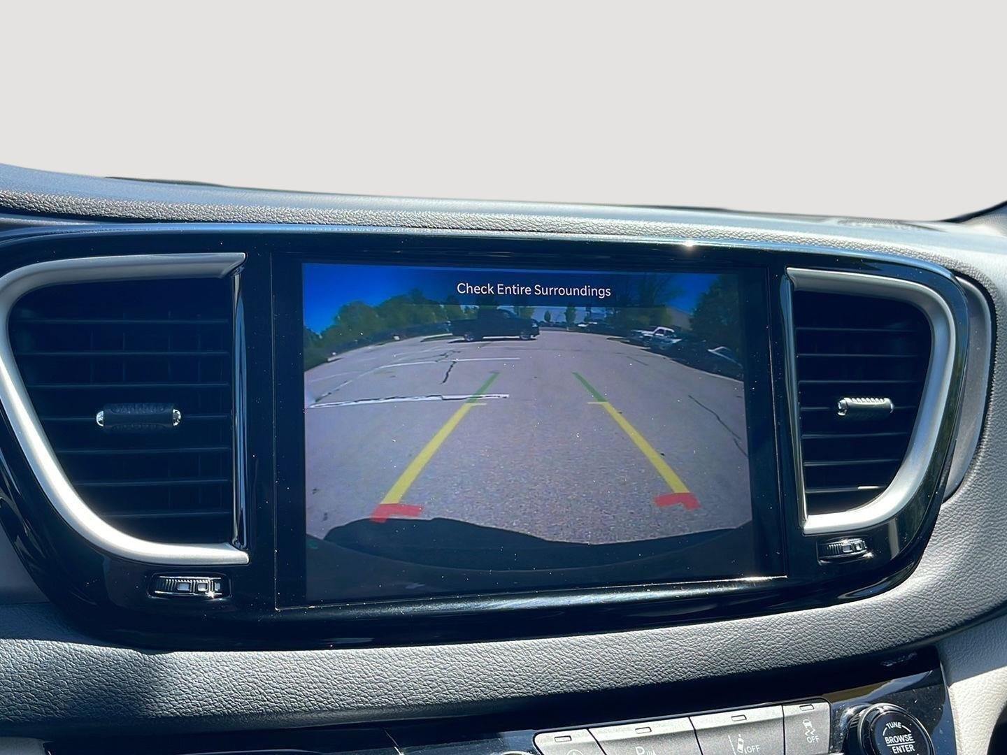2023 Chrysler Pacifica Touring L - Photo 42