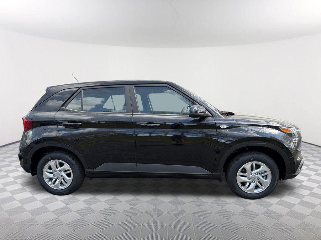 New 2026 Black Hyundai SE image 4