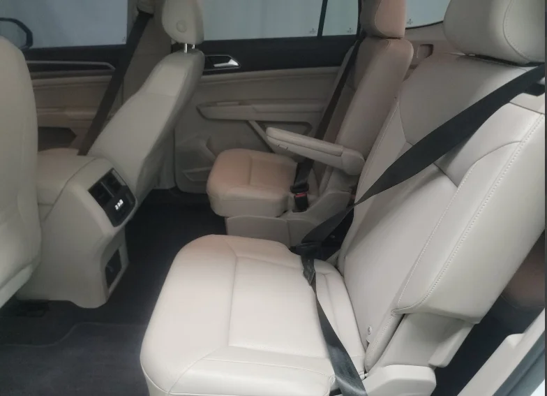 Used 2019 White Volkswagen 2.0T SE w/Technology image 10