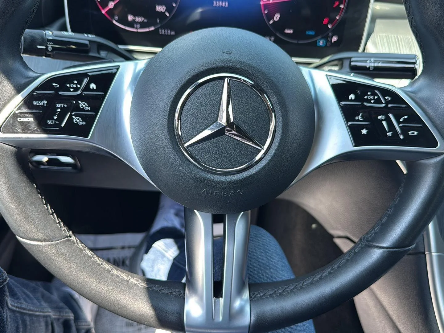 2025 Mercedes-Benz C-Class Sedan C 300 - Photo 17