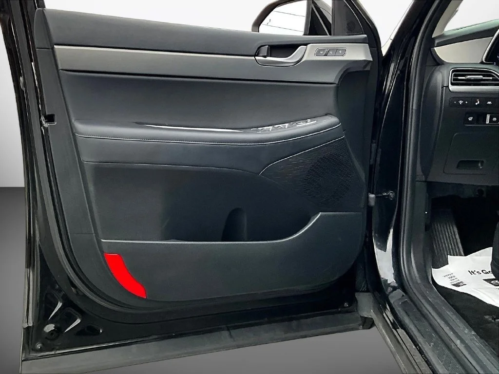 Used 2021 Black Hyundai SEL image 25