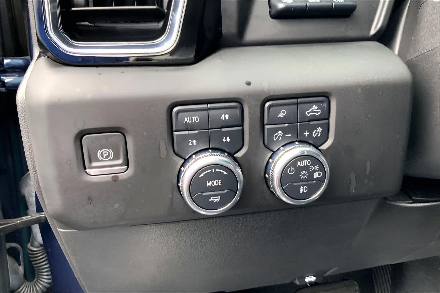 Used 2022 Pacific Blue Metallic GMC Denali image 33