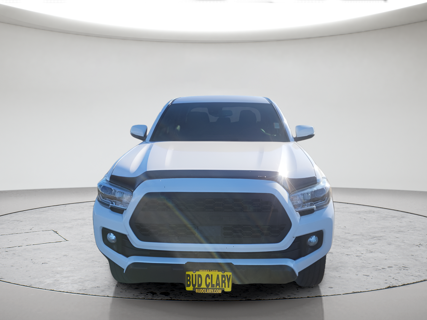 Used 2018 White Toyota TRD Off-Road image 8