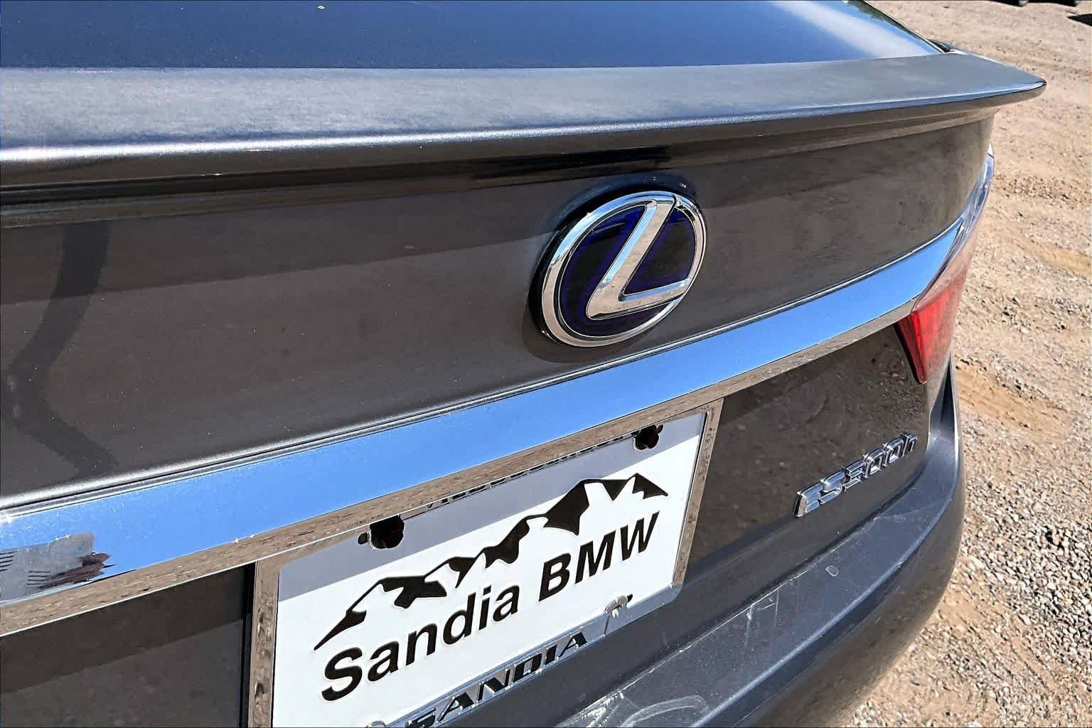 Used 2014 Nebula Gray Pearl Lexus Hybrid image 27