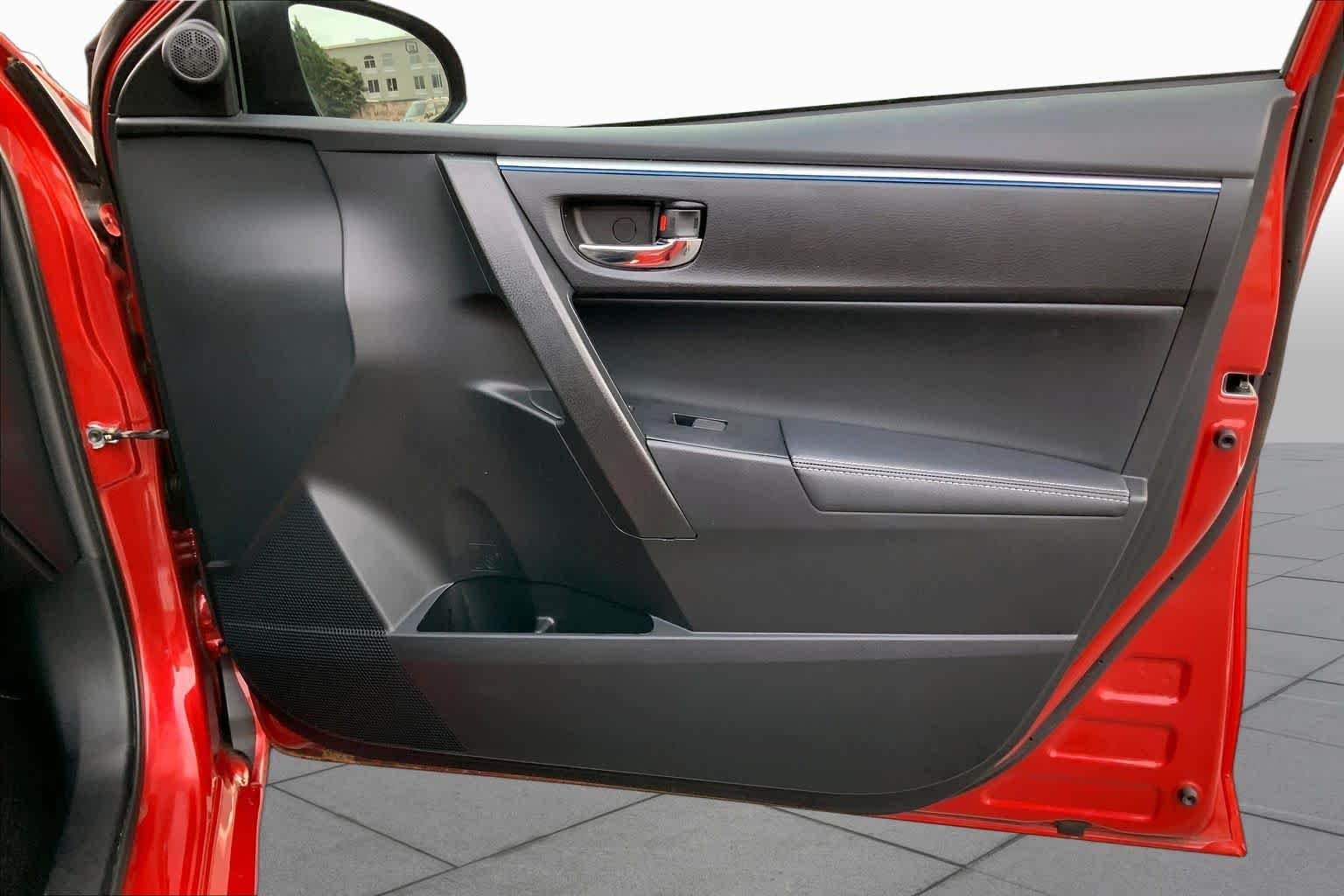Used 2016 Barcelona Red Metallic Toyota S Plus image 23
