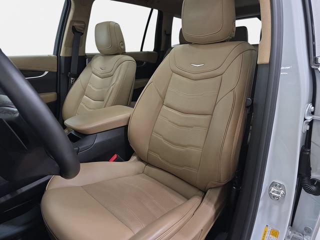 Certified Used 2025 Crystal White Tricoat Cadillac Premium Luxury image 12