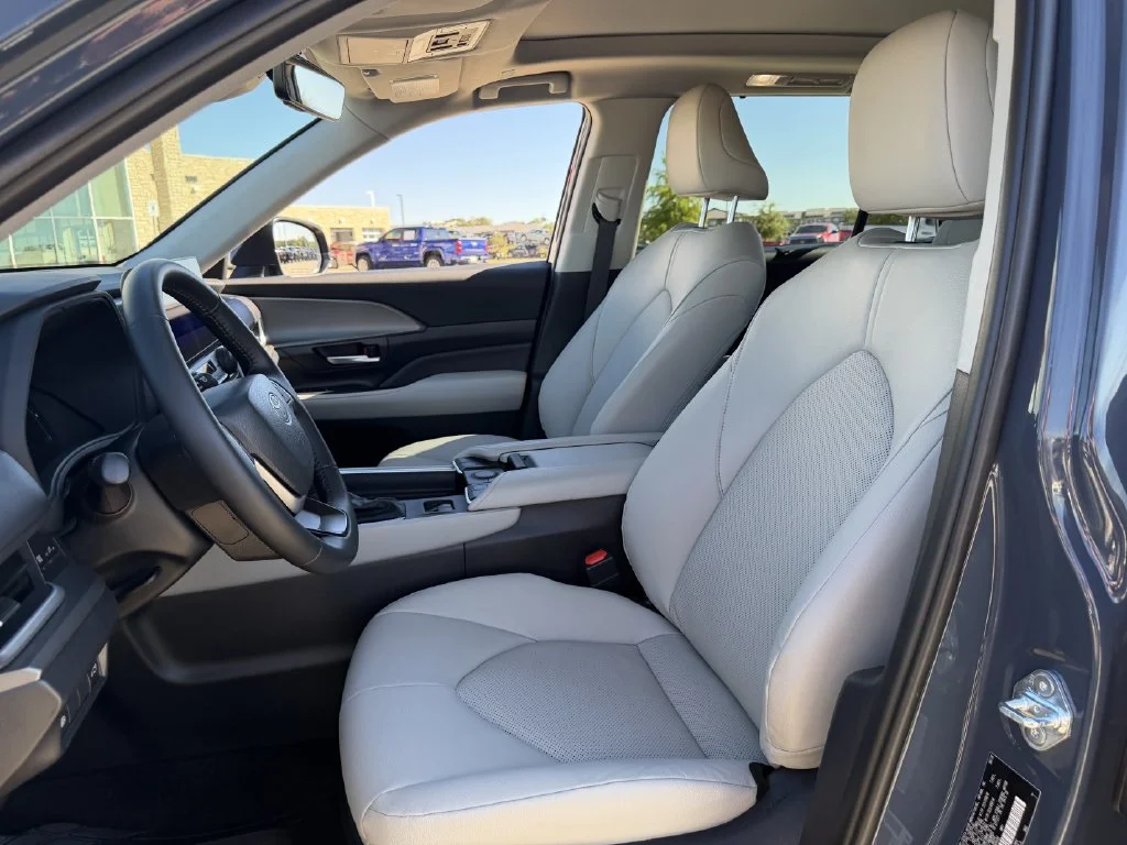 Used 2026 White Toyota XLE image 25