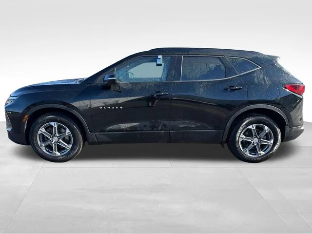 Used 2024 Black Chevrolet 3LT image 2