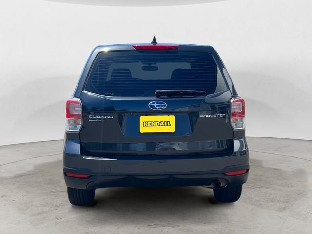 Used 2018 Dark Gray Metallic Subaru 2.5i image 4