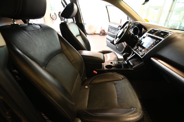 Used 2018 Gray Subaru 2.5i image 25