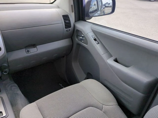 Used 2016 Gray Nissan SV image 16
