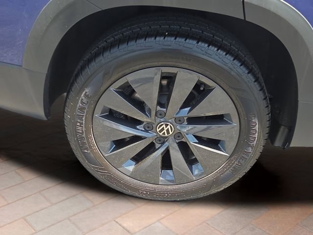 Used 2024 Blue Metallic Volkswagen 1.5T S image 4