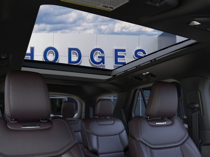 New 2026 Star White Metallic Tri-Coat Ford Platinum™ image 22