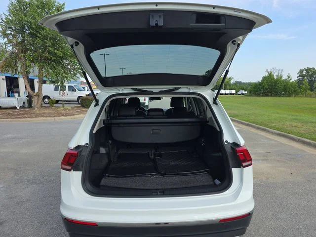 Used 2020 White Volkswagen 2.0T SE image 13
