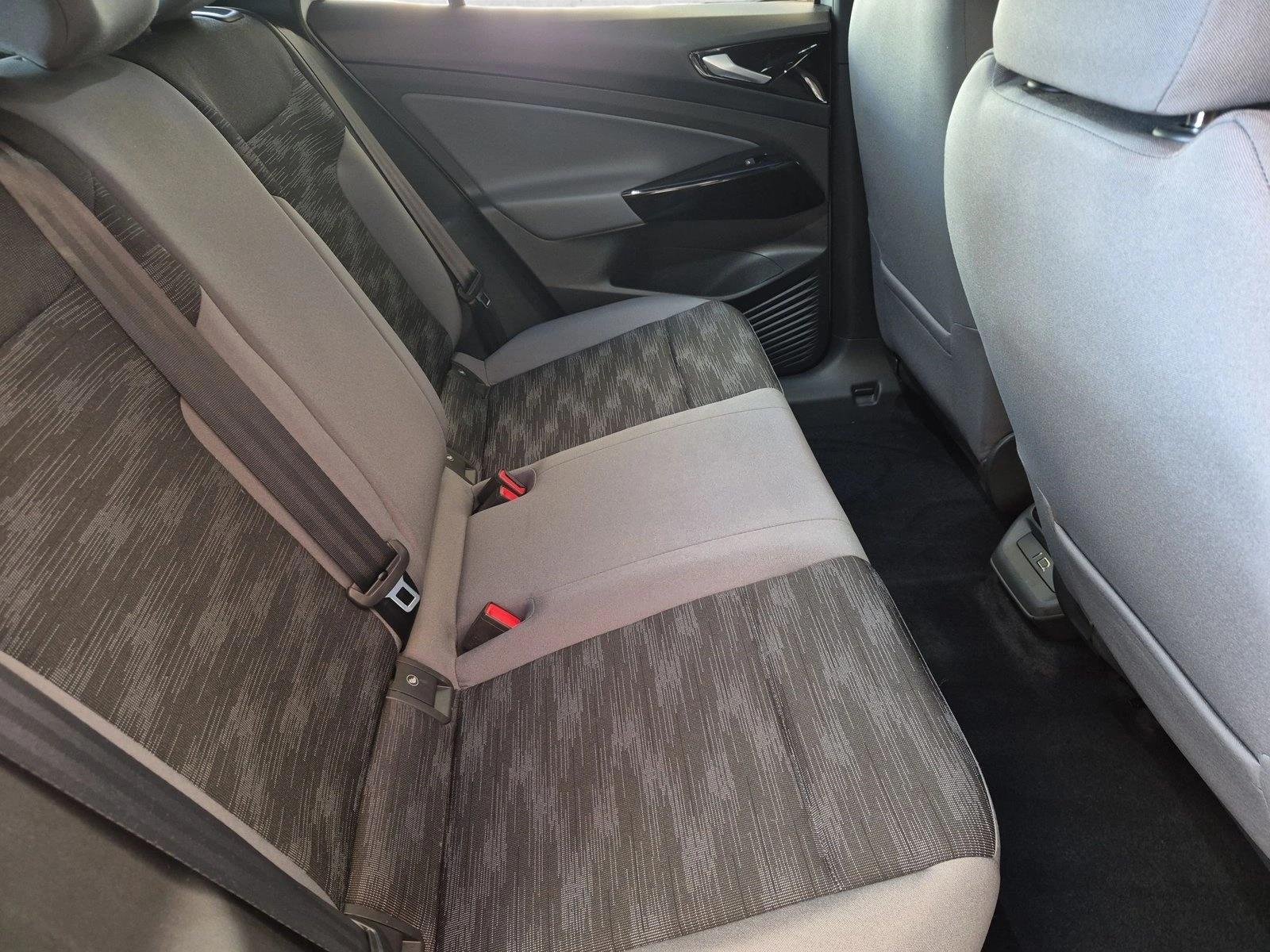 Used 2022 Black Volkswagen Pro image 18
