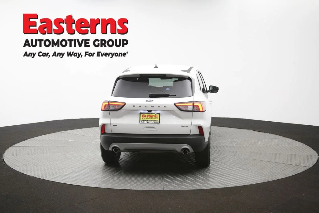 Used 2022 White Ford SE image 37