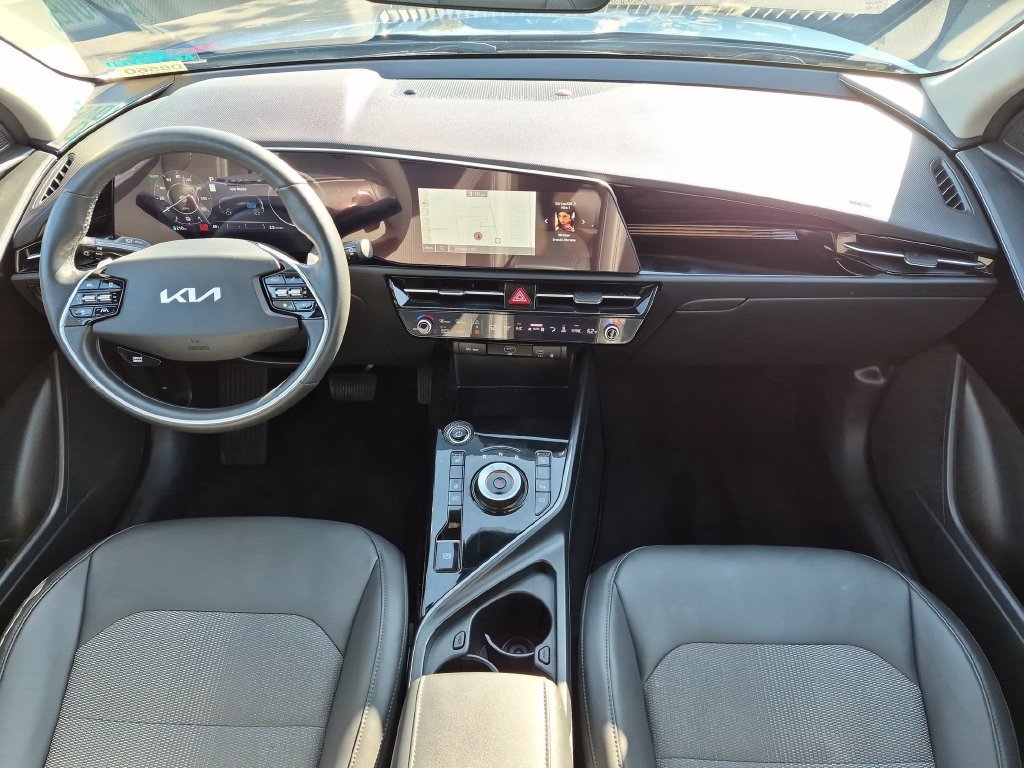 Used 2023 Blue Kia Wind image 22