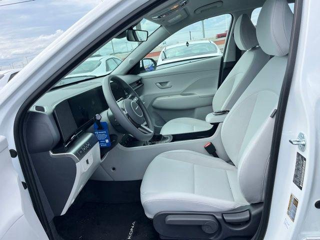 New 2026 White Hyundai SE FWD image 15