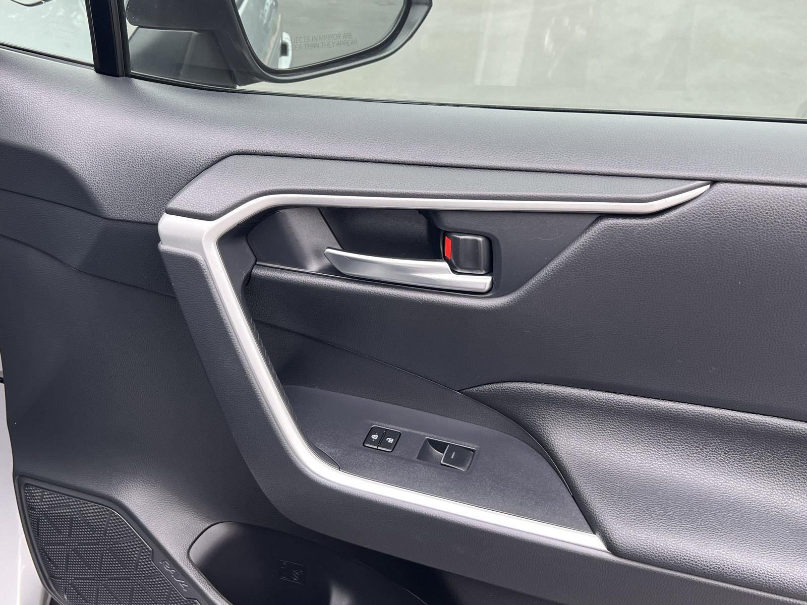 Used 2024 Silver Sky Metallic Toyota XLE image 19