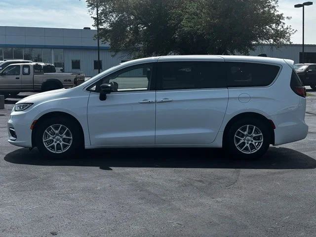 Used 2024 White Chrysler Touring L image 5