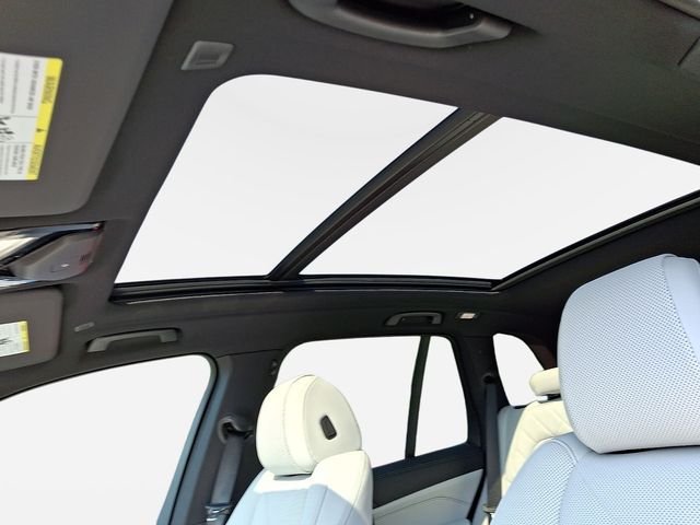 New 2026 Black Sapphire Metallic BMW xDrive40i image 12