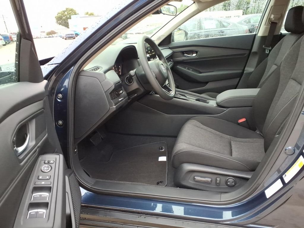 New 2026 Canyon River Blue Honda SE image 16