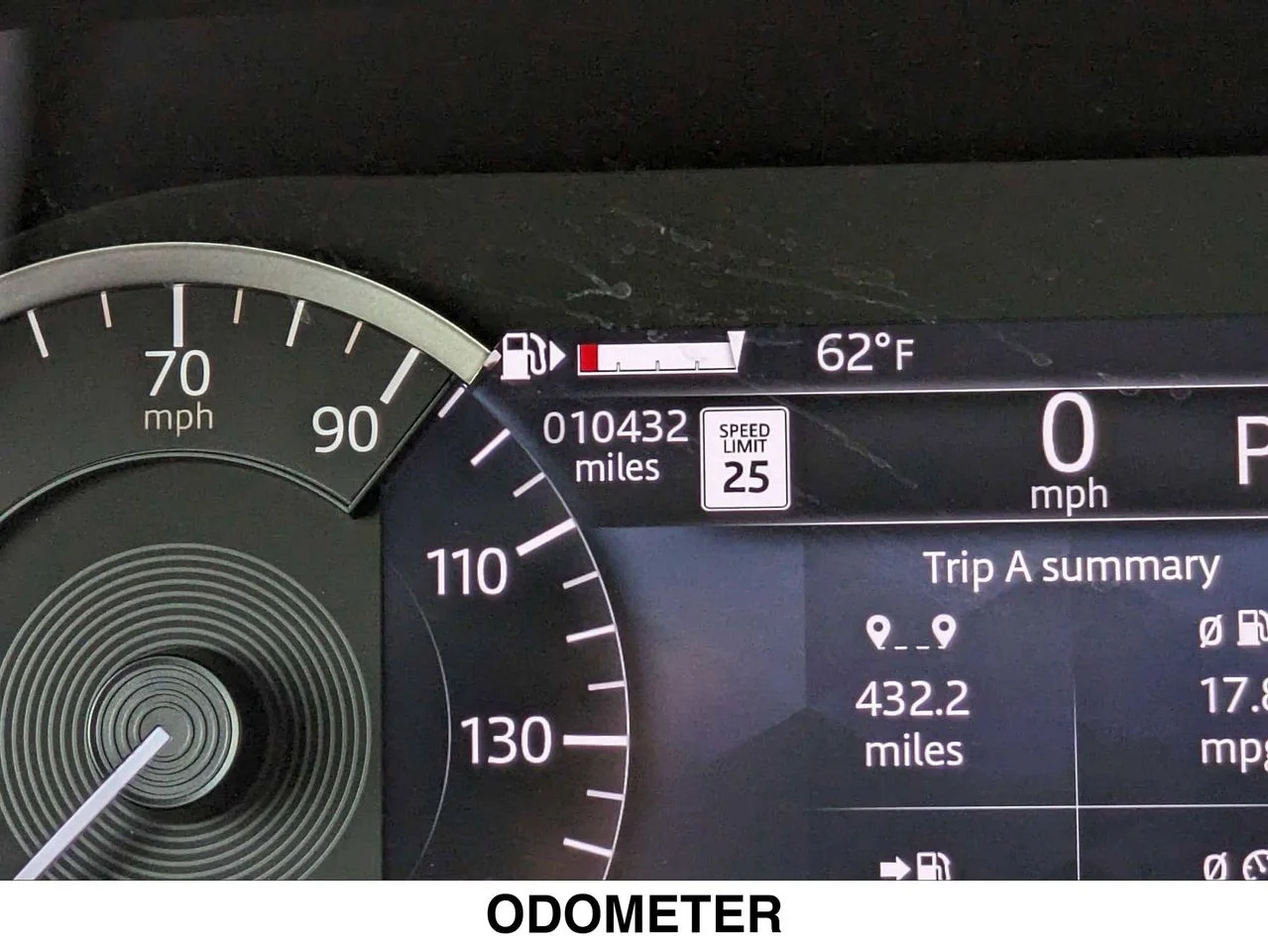 Used 2023 ELGER GRAY Land Rover R-Dynamic SE image 19