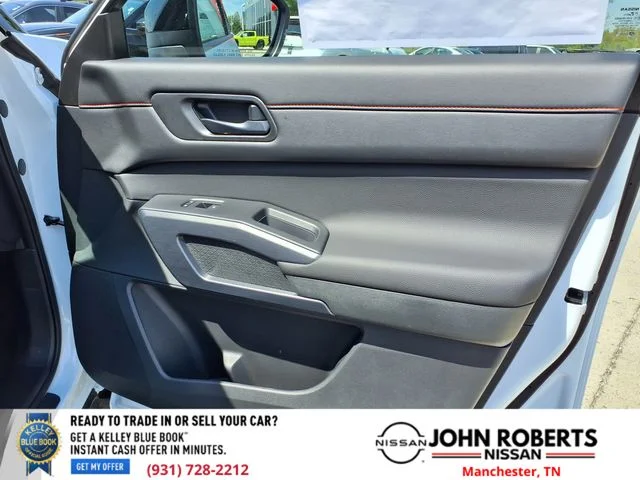 New 2026 Everest White Pearl TriCoat / Super Black Two-tone Nissan Rock Creek® image 20