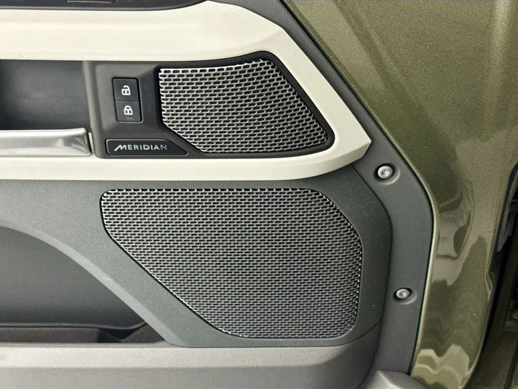 Certified Used 2023 Green Land Rover S image 17