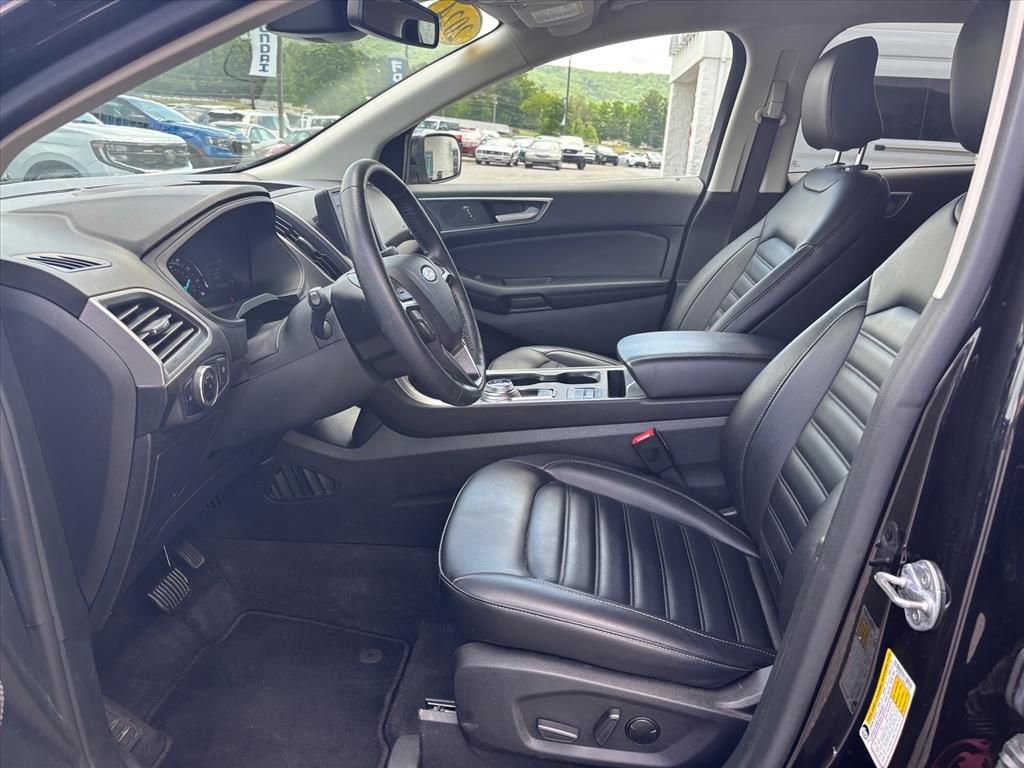 Used 2024 Black Metallic Ford SEL image 9