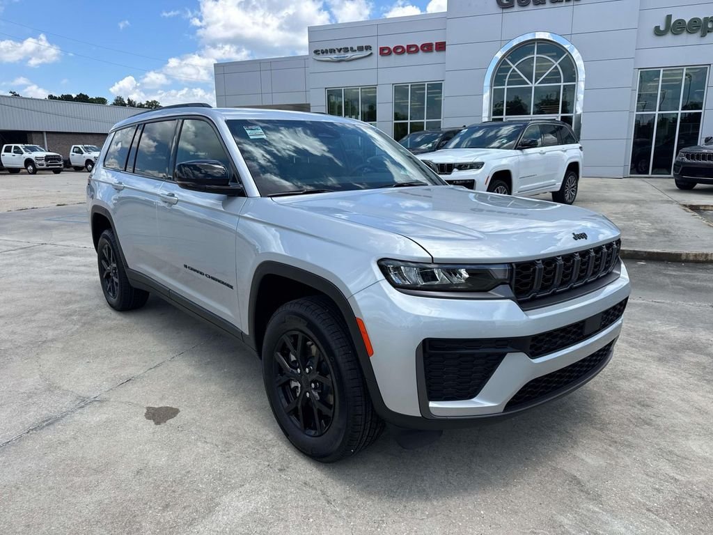 New 2026 Silver Zynith Exterior Paint Jeep Altitude image 2