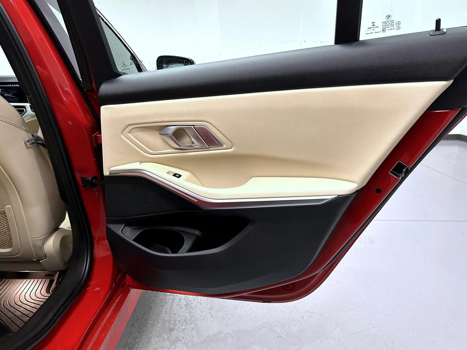Used 2022 Red BMW 330i xDrive image 17