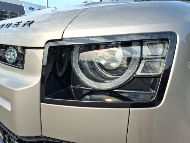 Used 2023 Gray Land Rover V8 image 3