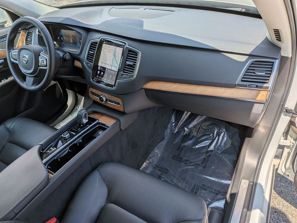 Used 2023  Volvo T8 Core Bright Theme image 36